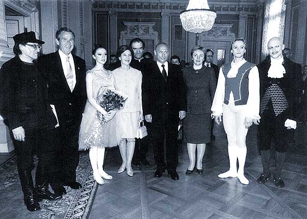 Photo from private archive of M. Chemiakin. (from right to the left) Anton Adasinsky - "Drosselmeyer", Andrian Faddeev - "Nutcracker the prince", Lyudmila Putina - First lady of Russia, Vladimir Putin - President of Russia, Valery Gergiev - main conductor and head of Mariinsky theatre, Laura Bush - First lady of USA, Natalia Sologub - "Mashen'ka", George W. Bush - President of United States, Mikhail Chemiakin - artist. 