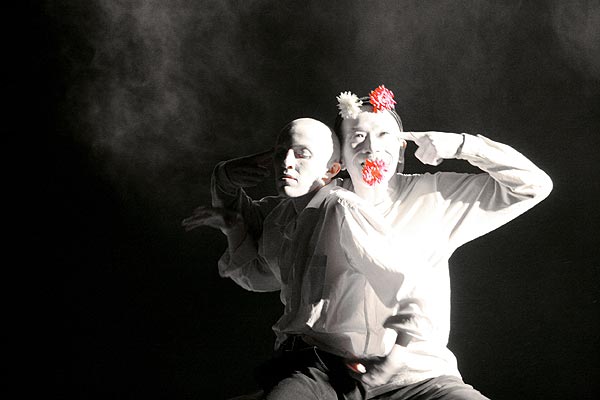 DEREVO & Masters of Butoh. VERTICAL 2005. Mad_in_Japan