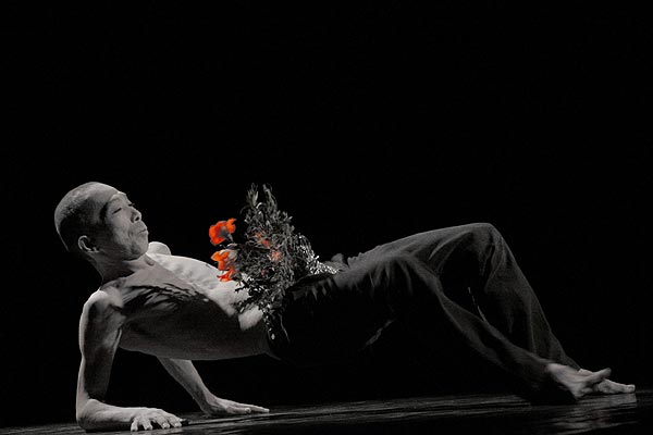 DEREVO & Masters of Butoh. VERTICAL 2005. Mad_in_Japan