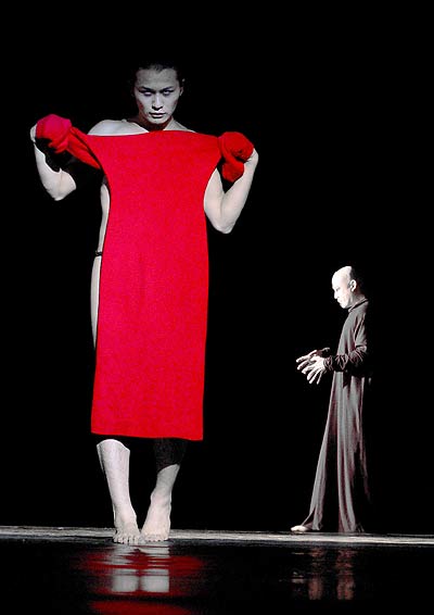 DEREVO & Masters of Butoh. VERTICAL 2005. Mad_in_Japan