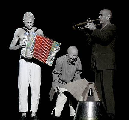 DEREVO & Masters of Butoh. VERTICAL 2005. Mad_in_Japan